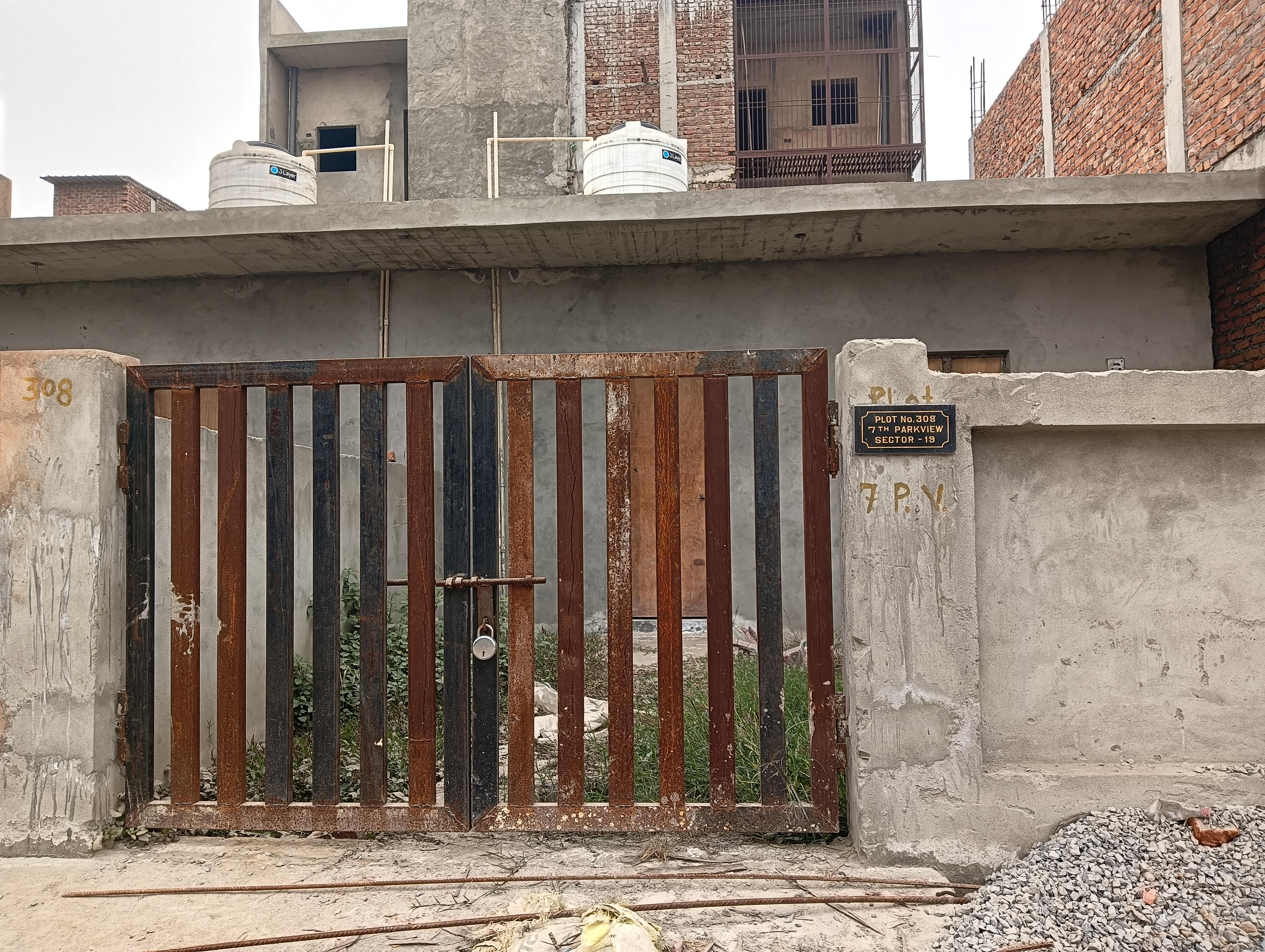 Plot in Gaur Yamuna City